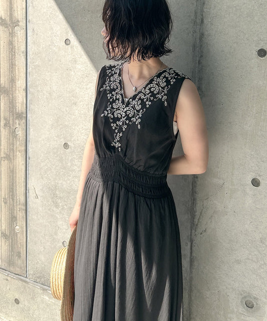 【選べるサイズ展開】スカラップ刺繍ウエストギャザーワンピース