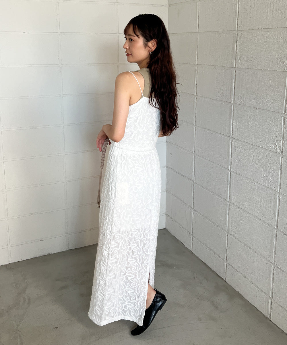 コード刺繍ベロアビスチェ