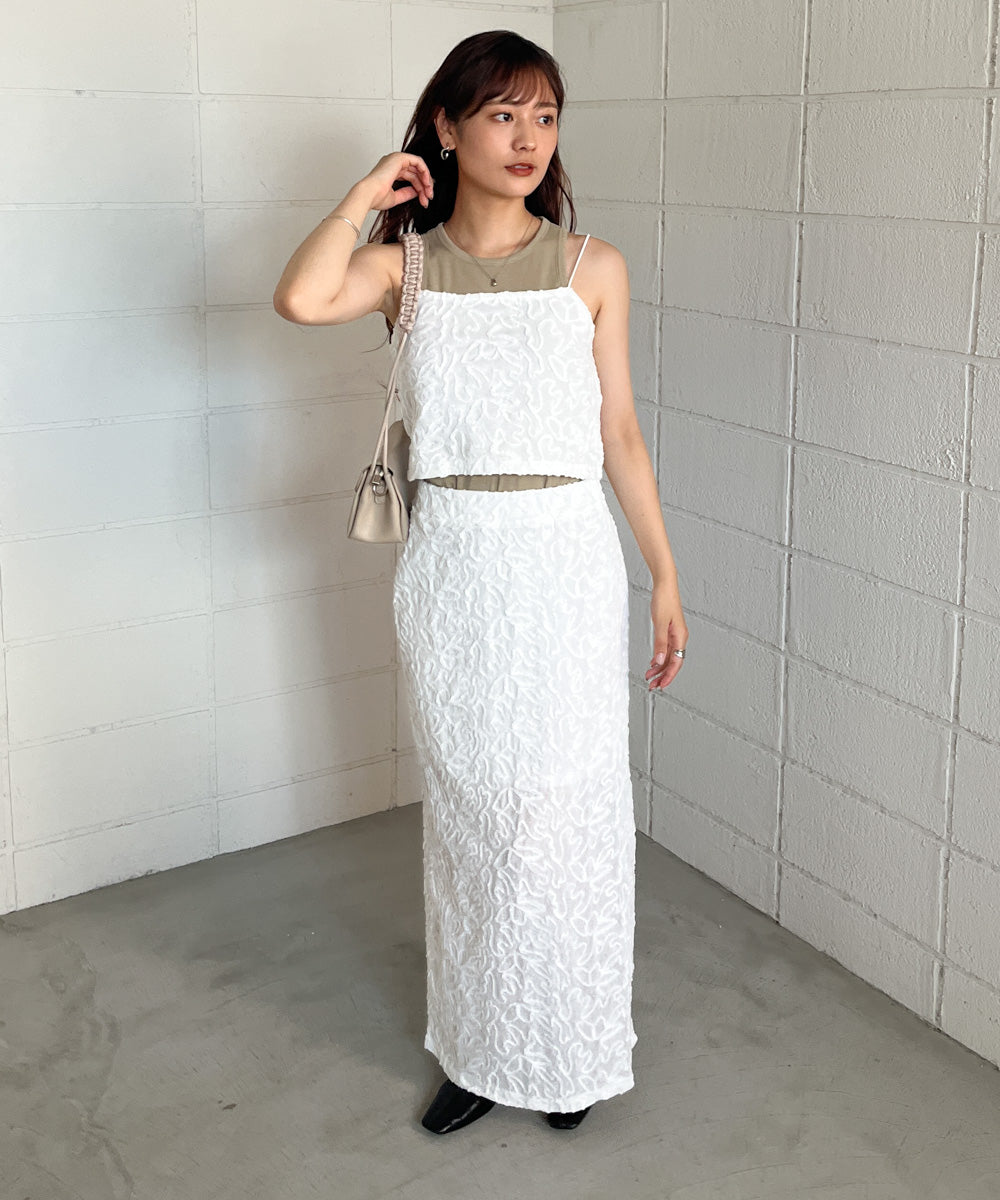 コード刺繍ベロアスカート