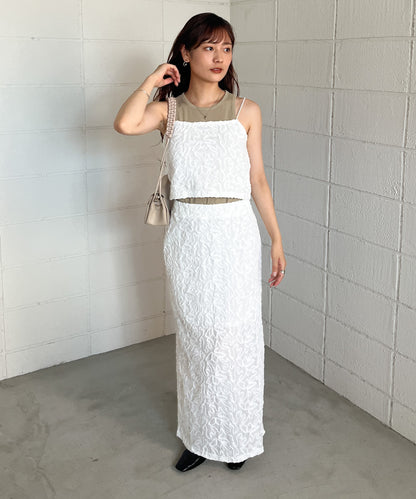 コード刺繍ベロアスカート