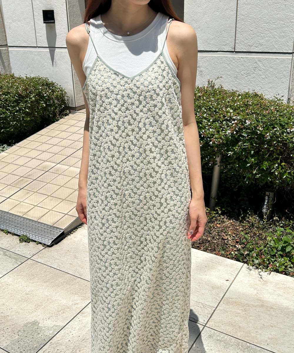 刺繍フラワーキャミワンピース