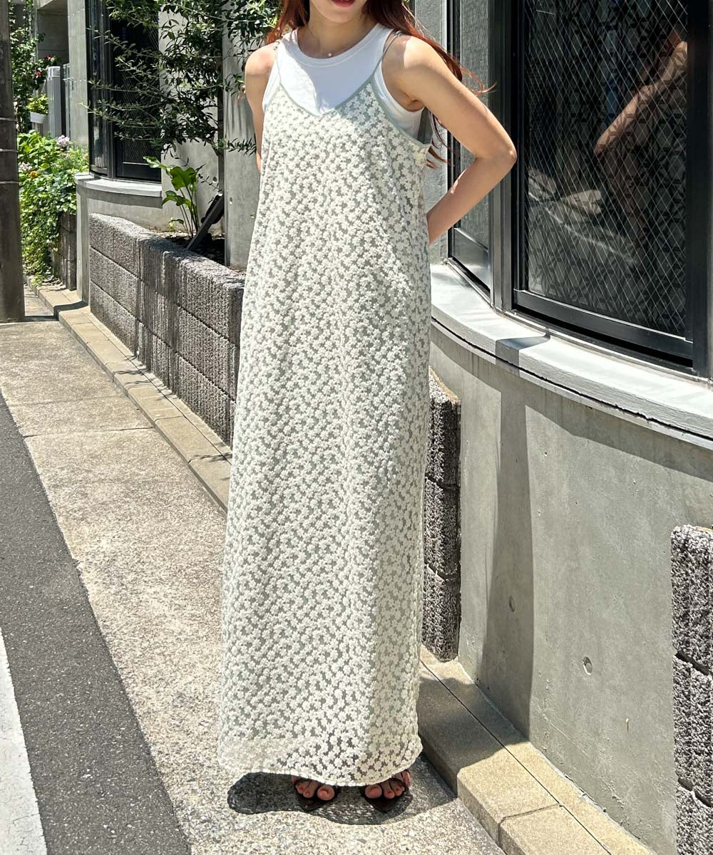 刺繍フラワーキャミワンピース
