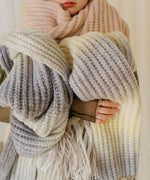 GRADATION KNIT VOLUME SCARF