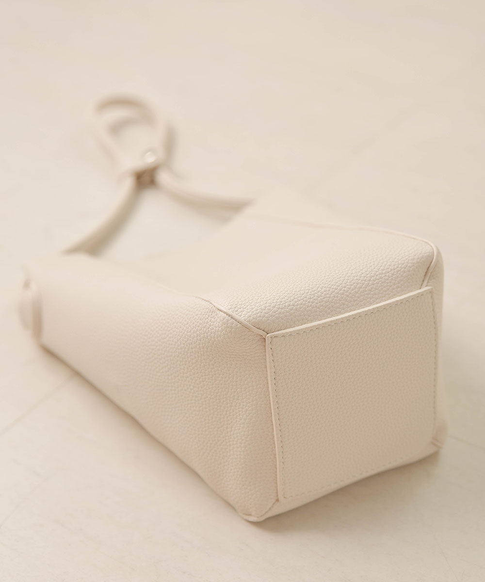 ONE HANDLE SQUARE BAG
