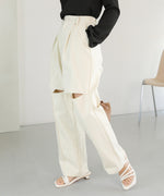 KNEE-SLIT PANTS