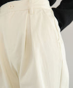 KNEE-SLIT PANTS