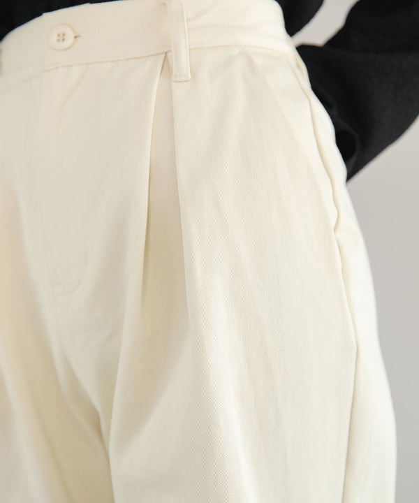 KNEE-SLIT PANTS